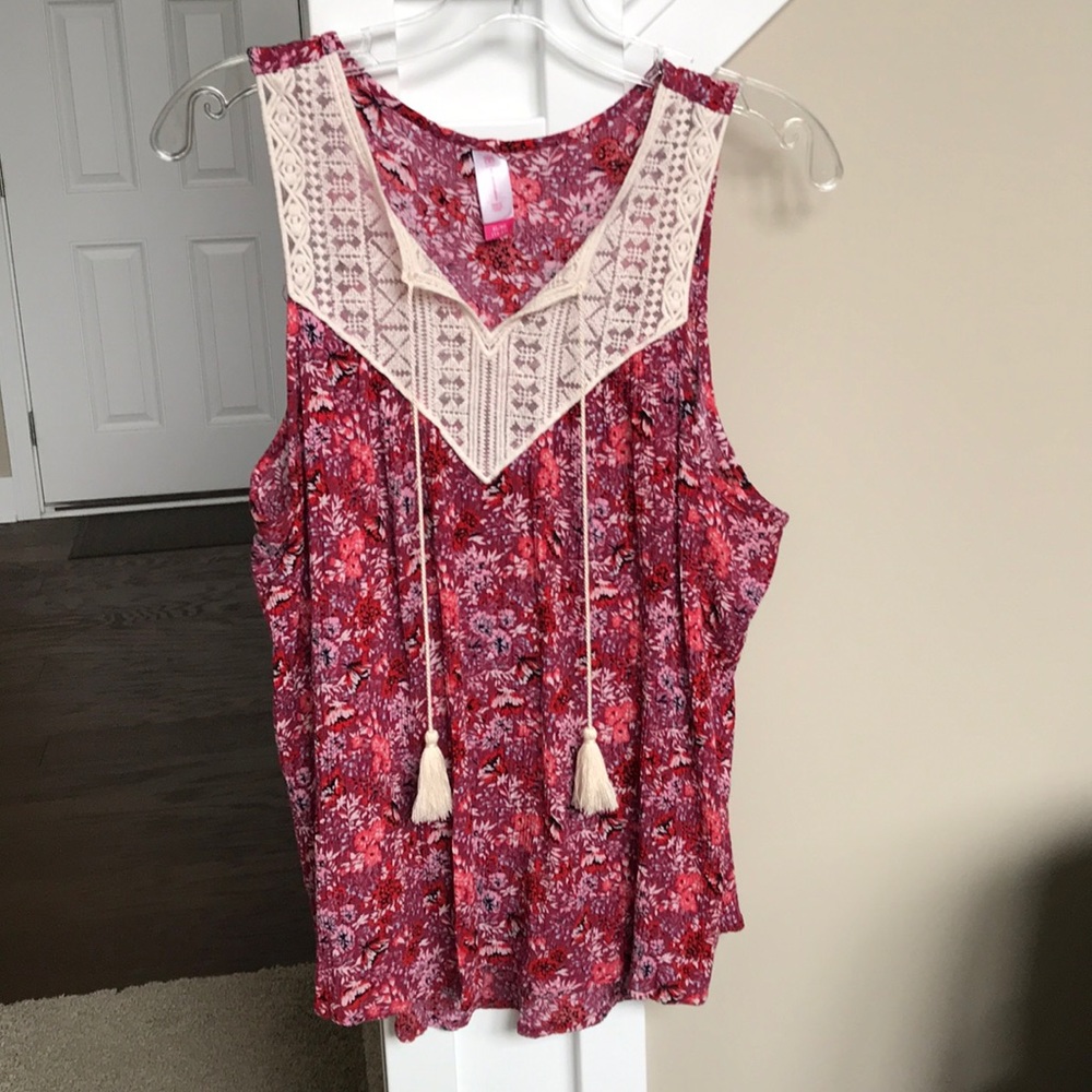 Floral sleeveless top with tassel detail